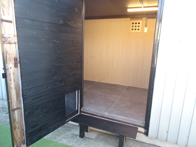 屋外と通じた宿泊施設の紹介